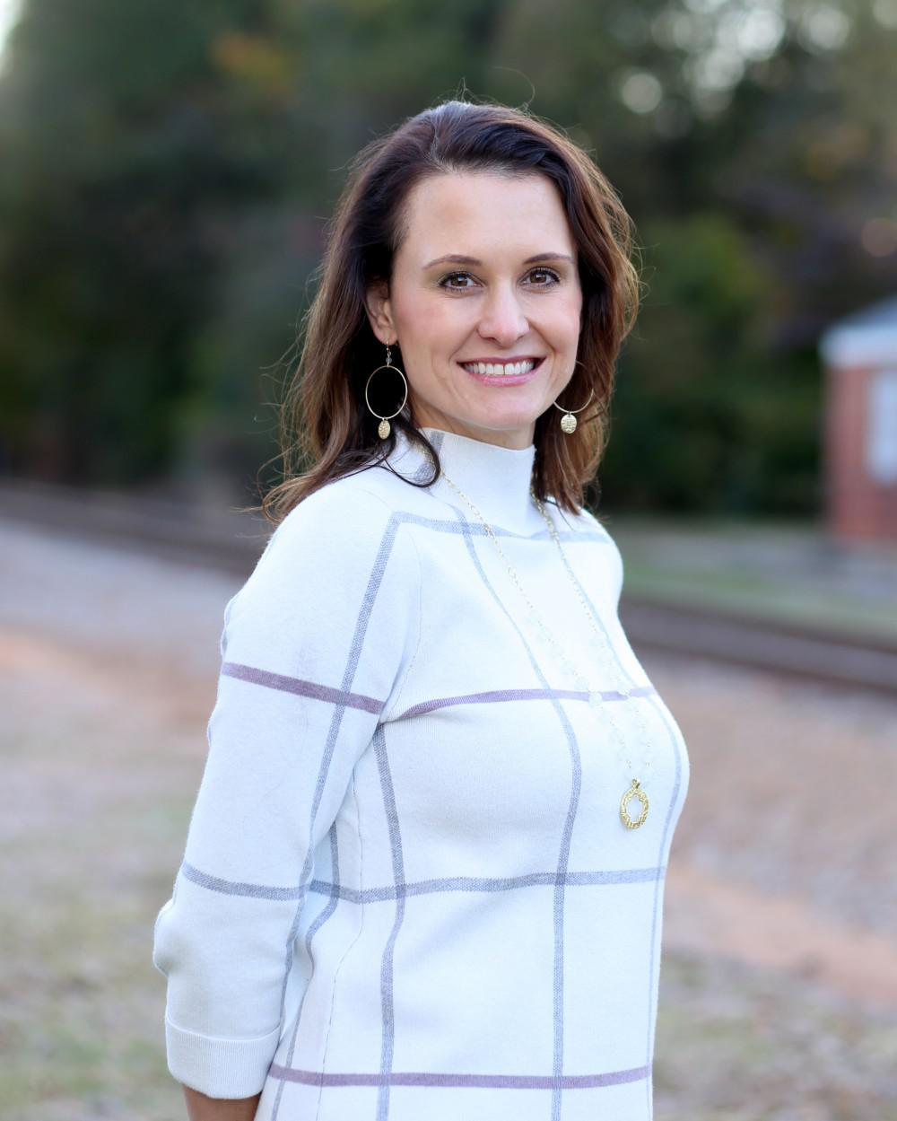 Jaclyn Qualter, an Advanced Certified TeleMedicine & TeleHealth provider, founded LoginClinics PLLC